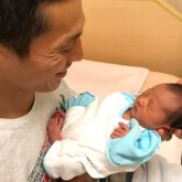 赤ちゃん抱っこ