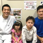 山口泰知選手とスウェーデンからの患者様