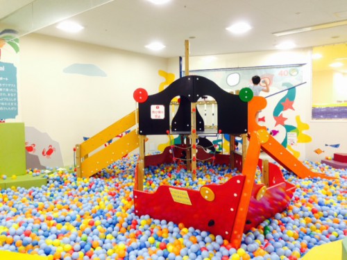 長崎の子どもの屋内遊び場 雨の日も施設で遊ぼう 長崎市の整体 すこやか整骨院